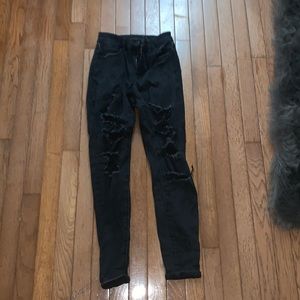 Black skinny jeans.